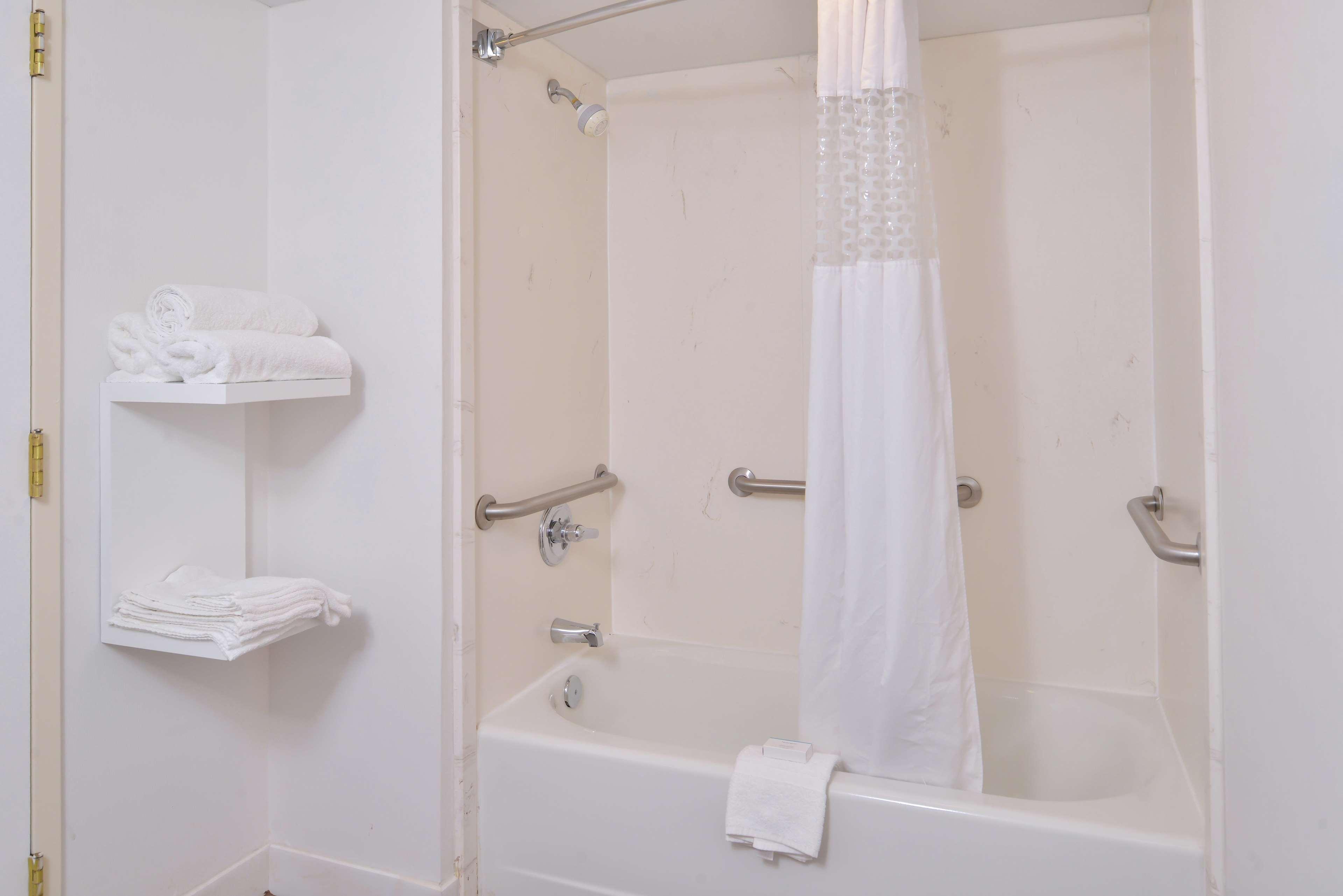 Hampton Inn Greensboro East / Mcleansville Extérieur photo