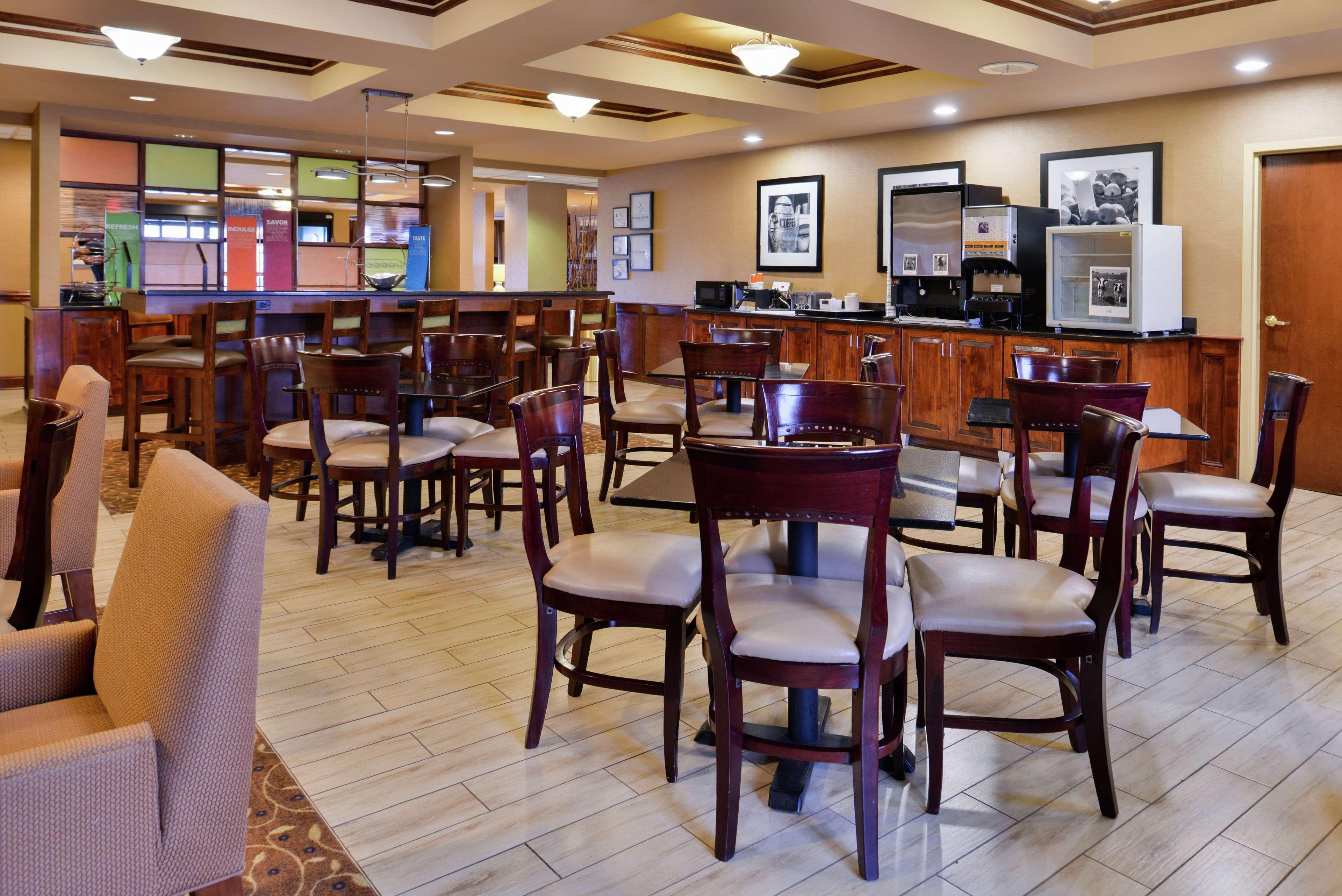 Hampton Inn Greensboro East / Mcleansville Extérieur photo