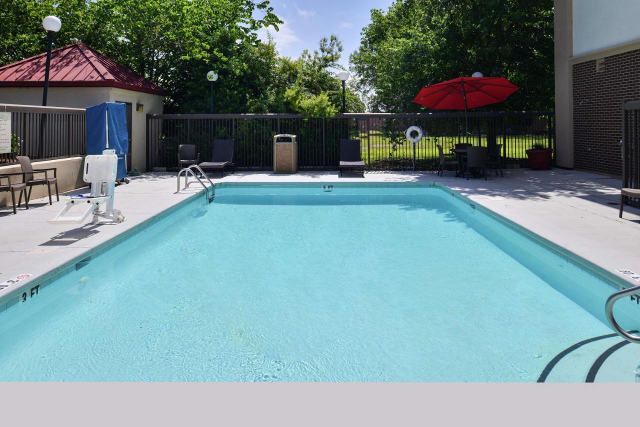 Hampton Inn Greensboro East / Mcleansville Extérieur photo